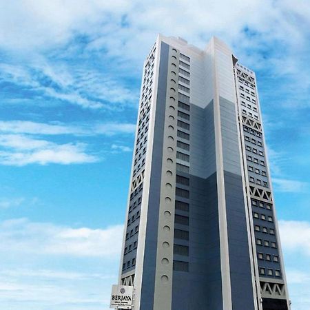 Berjaya Makati Hotel Makati City Exterior photo